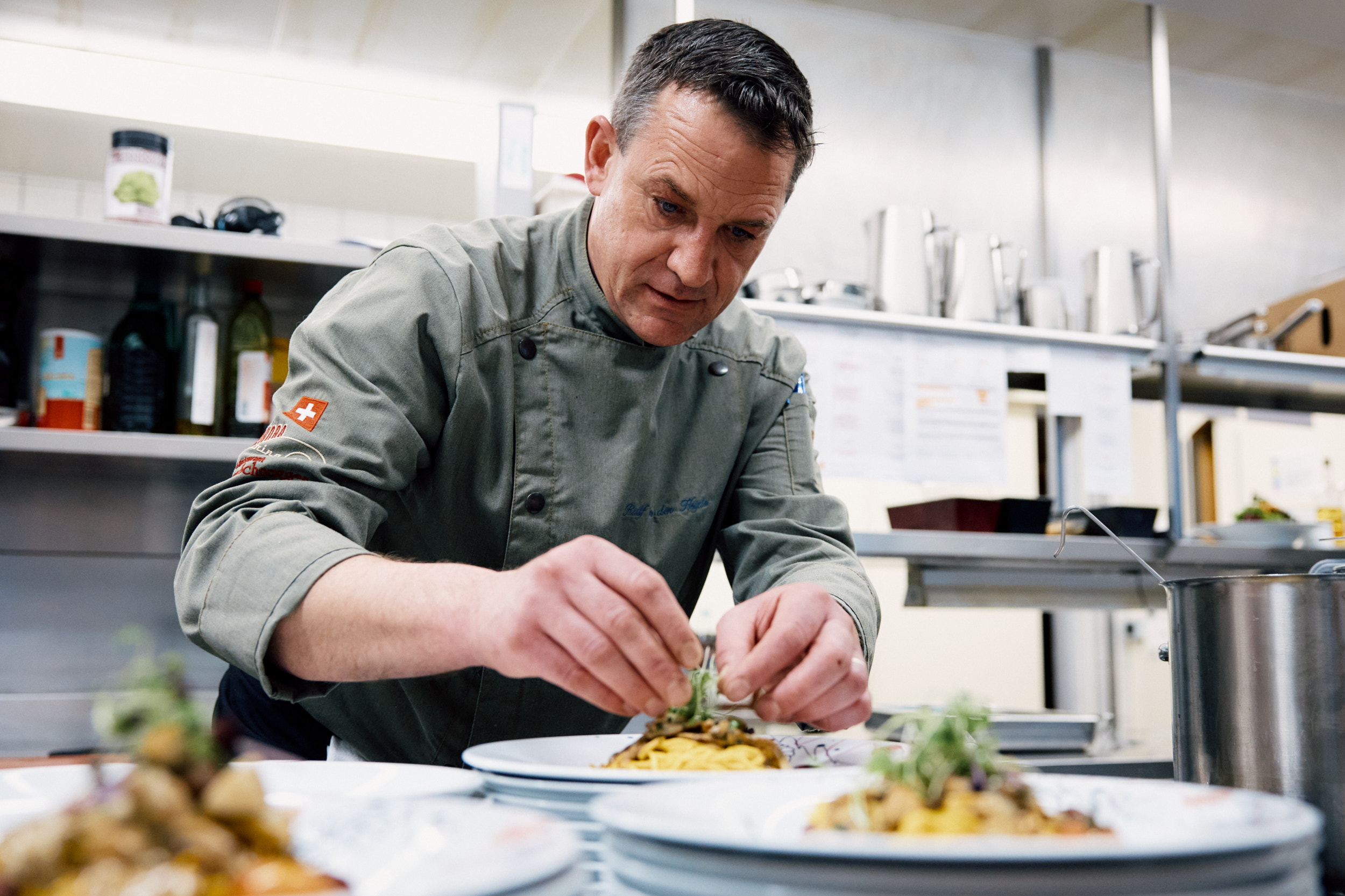 Ralf von der Heyde ist seit 2025 Betriebs- und Küchenchef des Hotel & Restaurant zum Schneggen.